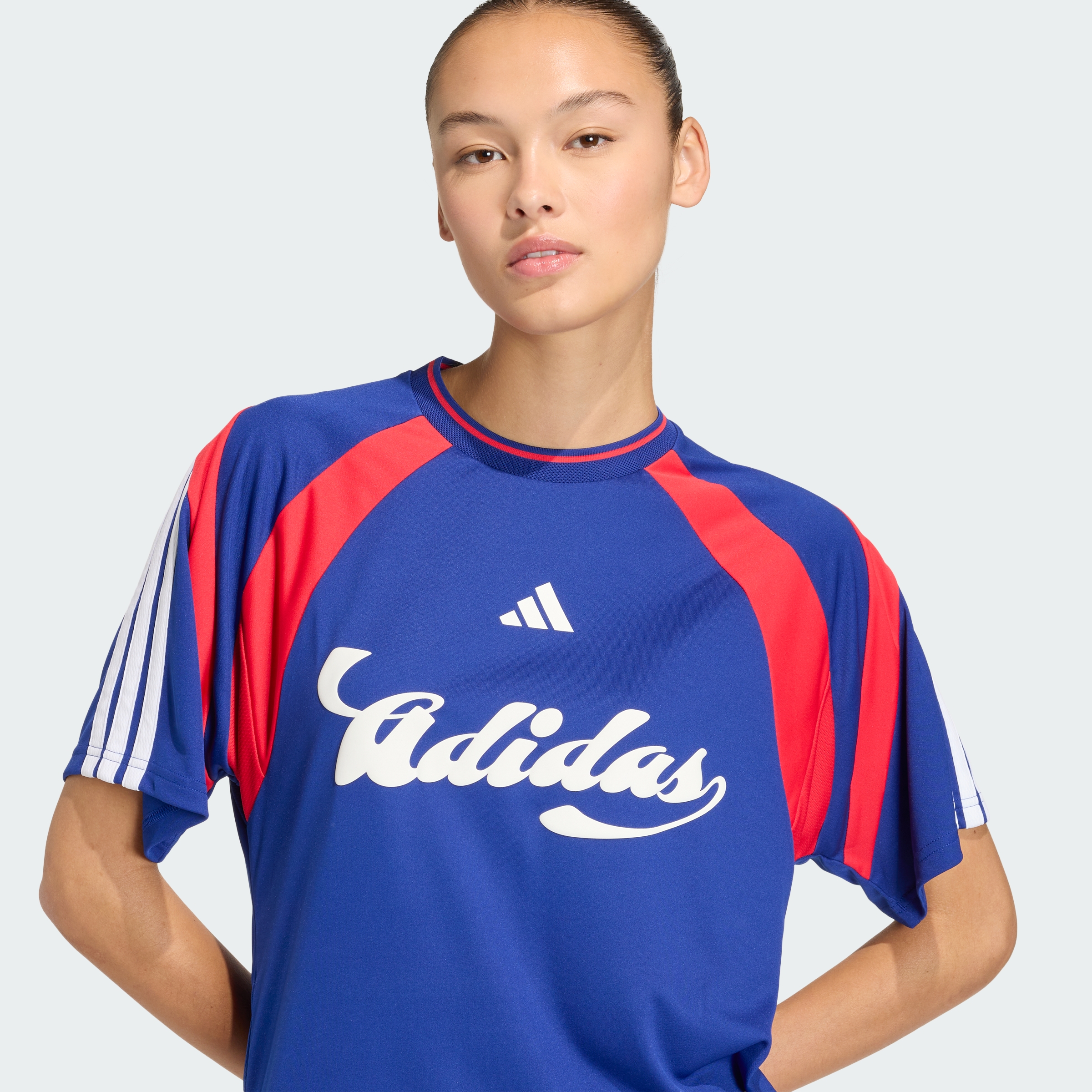 https://assets.adidas.com/images//1f1727b767bf4565a25d635d51d07f48_9366/KF2150_42_detail.jpg