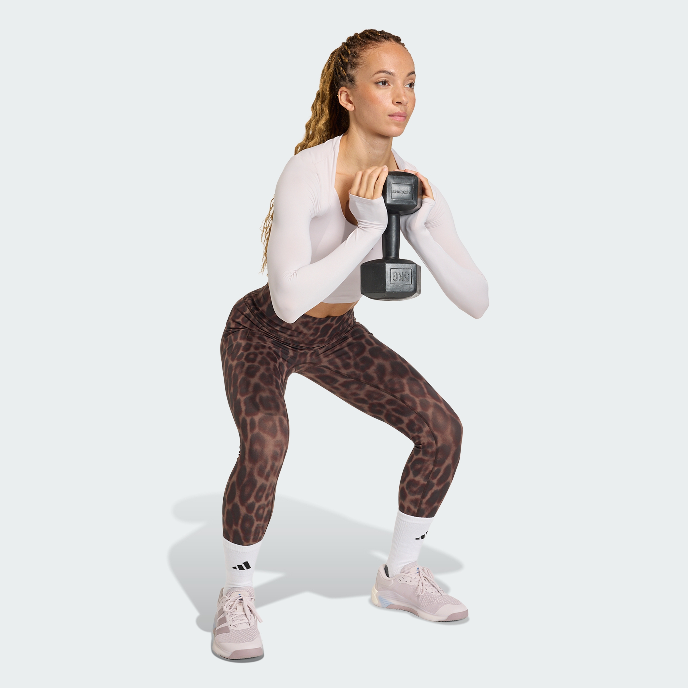 https://assets.adidas.com/images//9b9403e6e7a647d68aa4ca1036265651_9366/KF9094_25_model.jpg