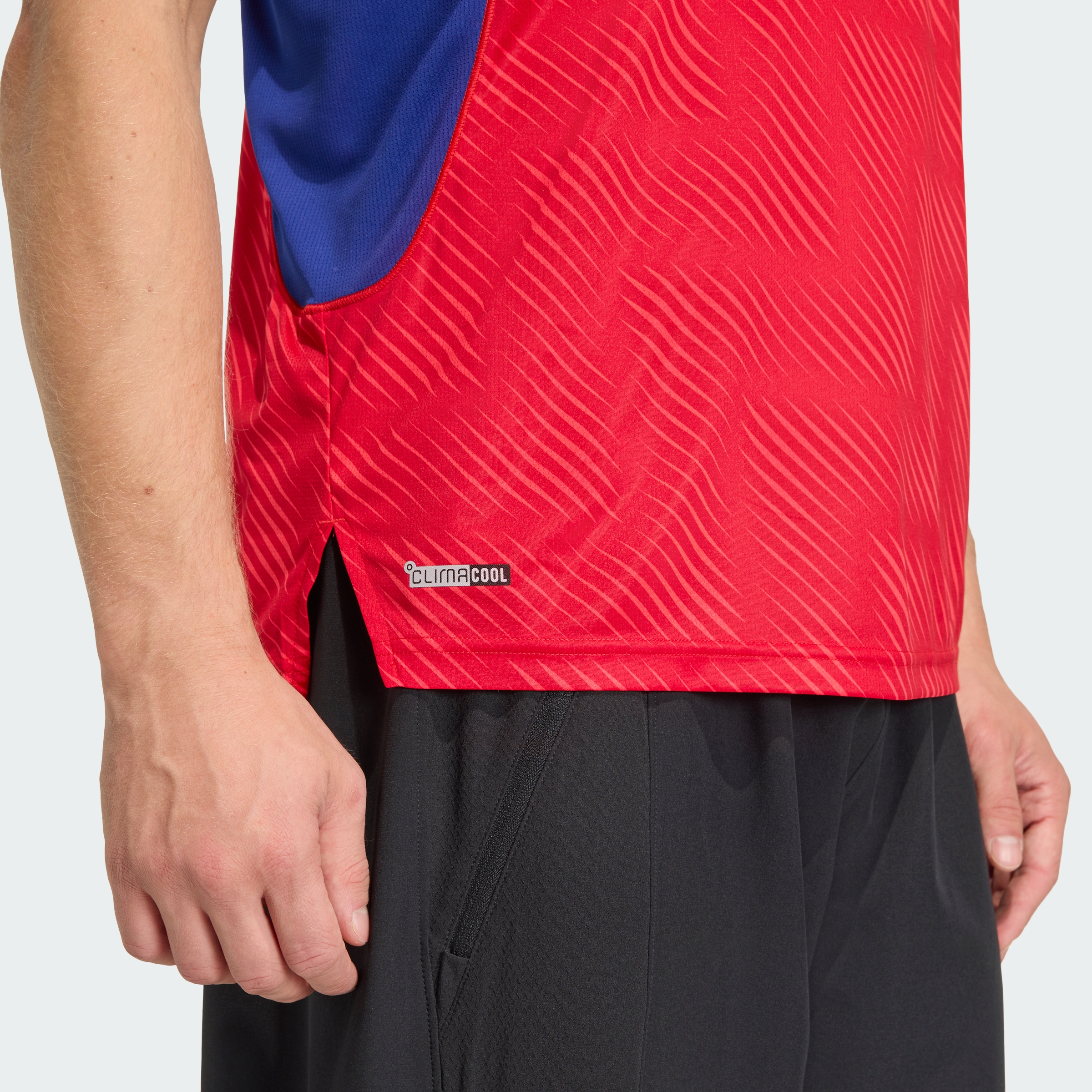 https://assets.adidas.com/images//a000f1f3b5da4d10b7f344d0188822a1_9366/KG0476_42_detail.jpg