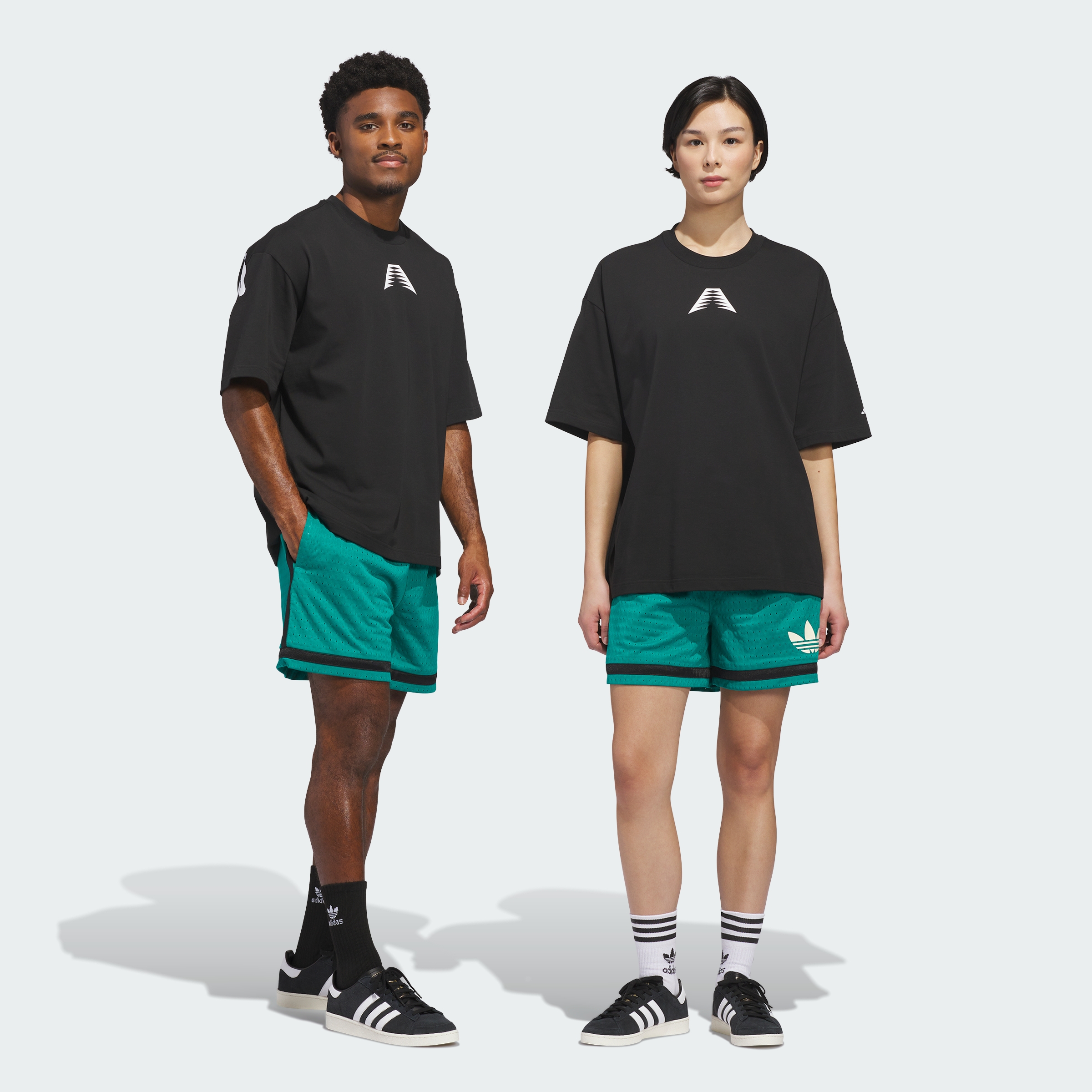 https://assets.adidas.com/images/542e86d8ab68406a959b03722ea83807_9366/KG3313_000_plp_model.jpgKG3313_000_plp_model.jpg