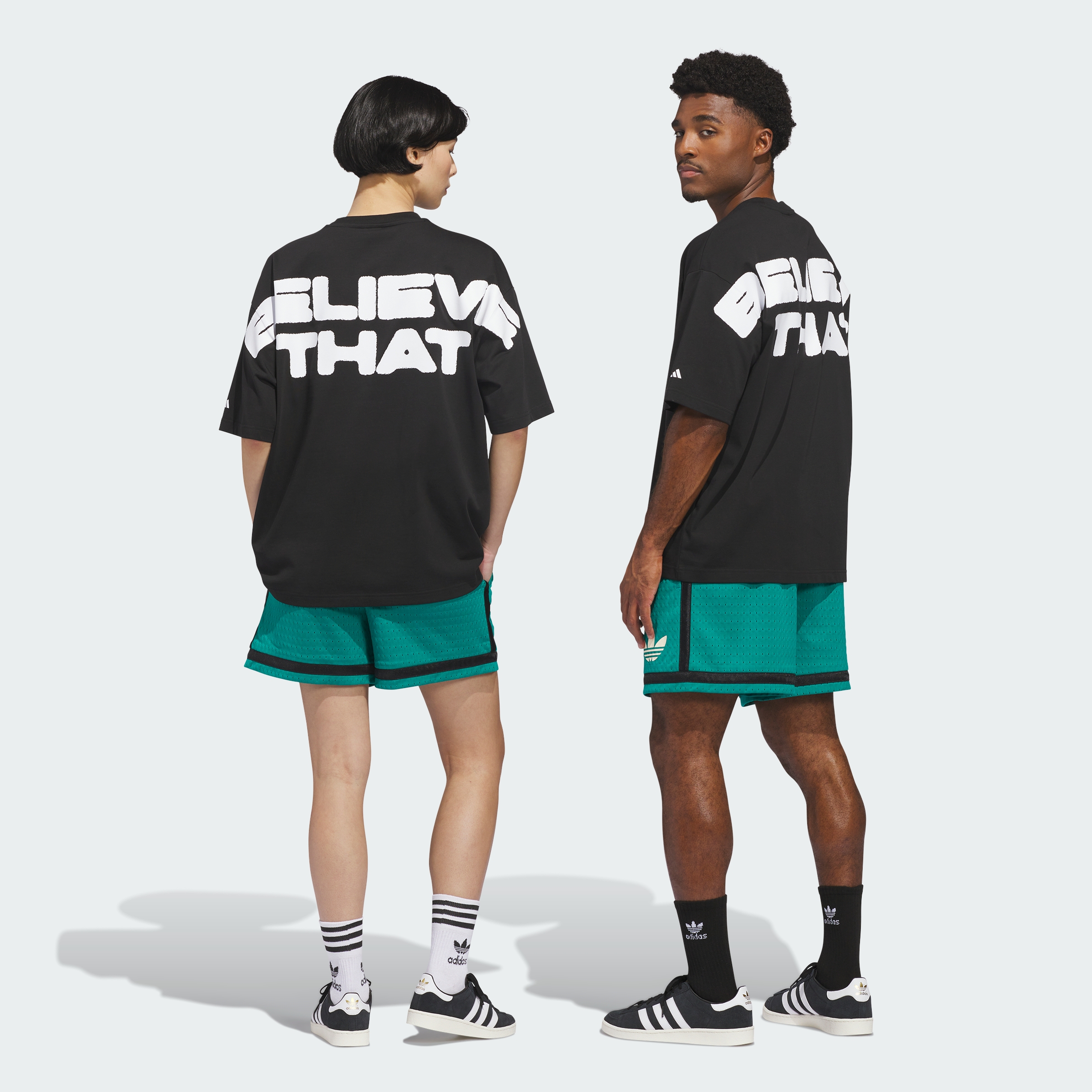 https://assets.adidas.com/images//d2e06adad28d46049fce1efe0d9c91aa_9366/KG3313_20_02_hover_model.jpg