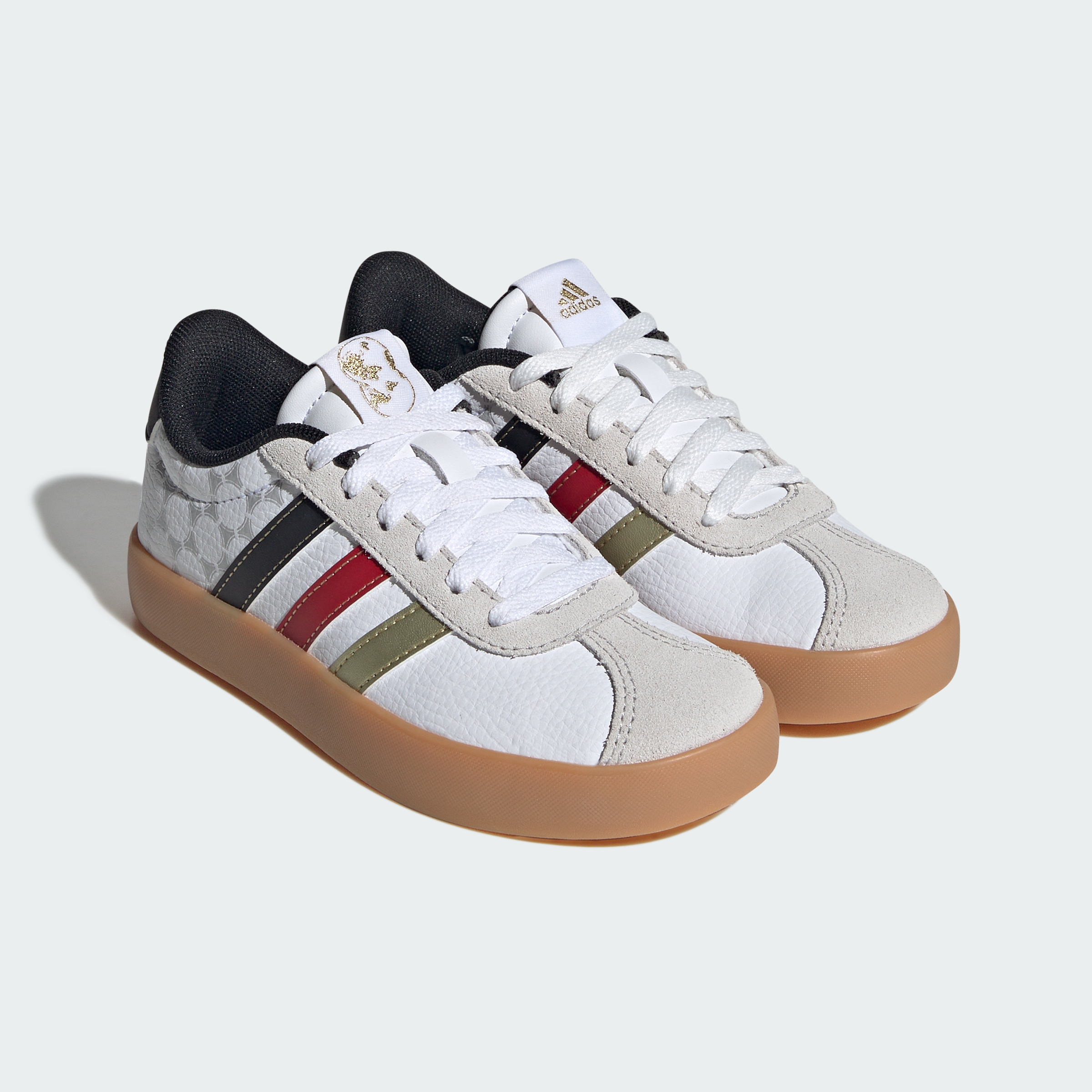 https://assets.adidas.com/images//9bf7b8e22990483fbc86998f2bbc7c2d_9366/KI3121_01_02_hover_standard.jpg