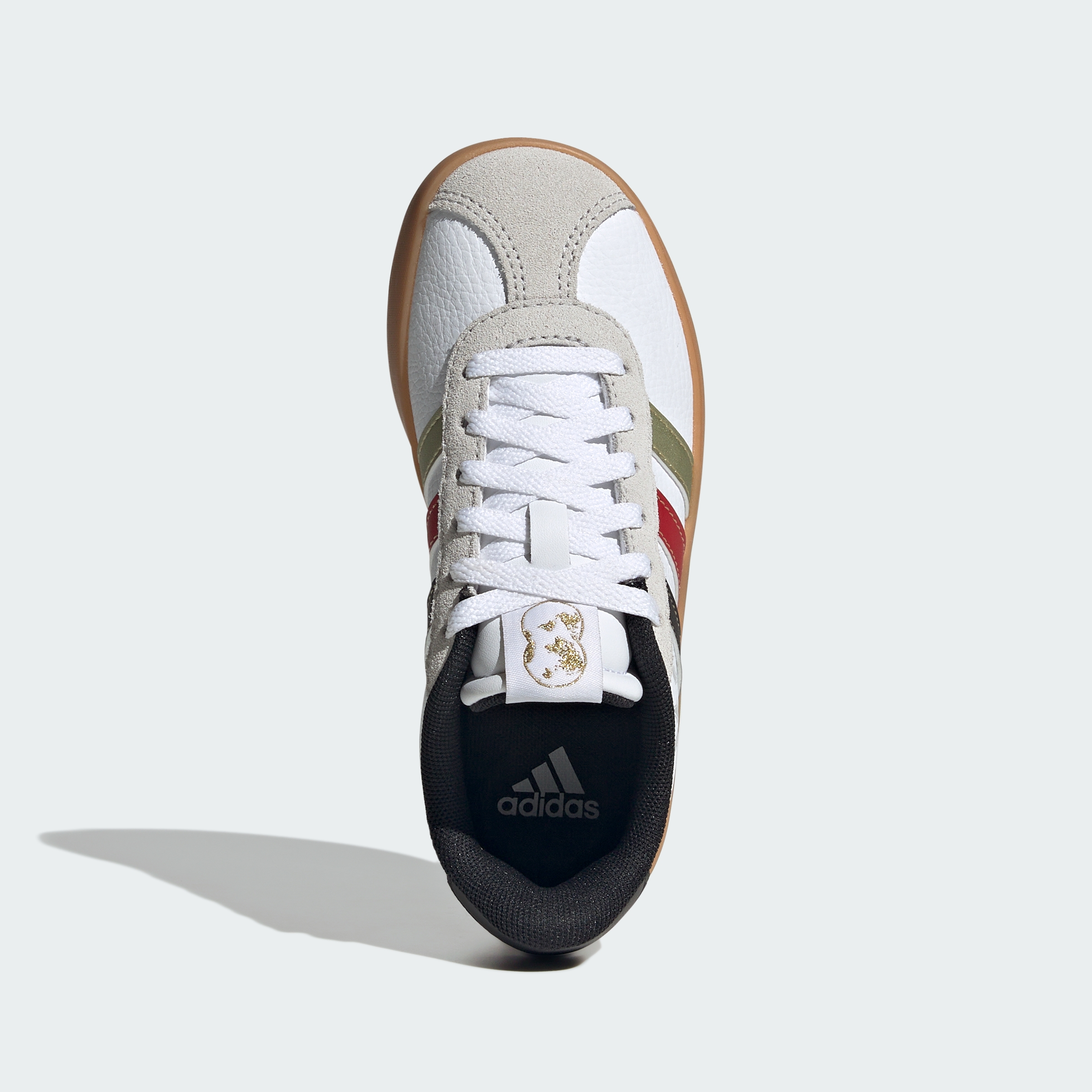 https://assets.adidas.com/images//b95a21d87c5b497ba44f485c2fd89fc5_9366/KI3121_02_standard.jpg