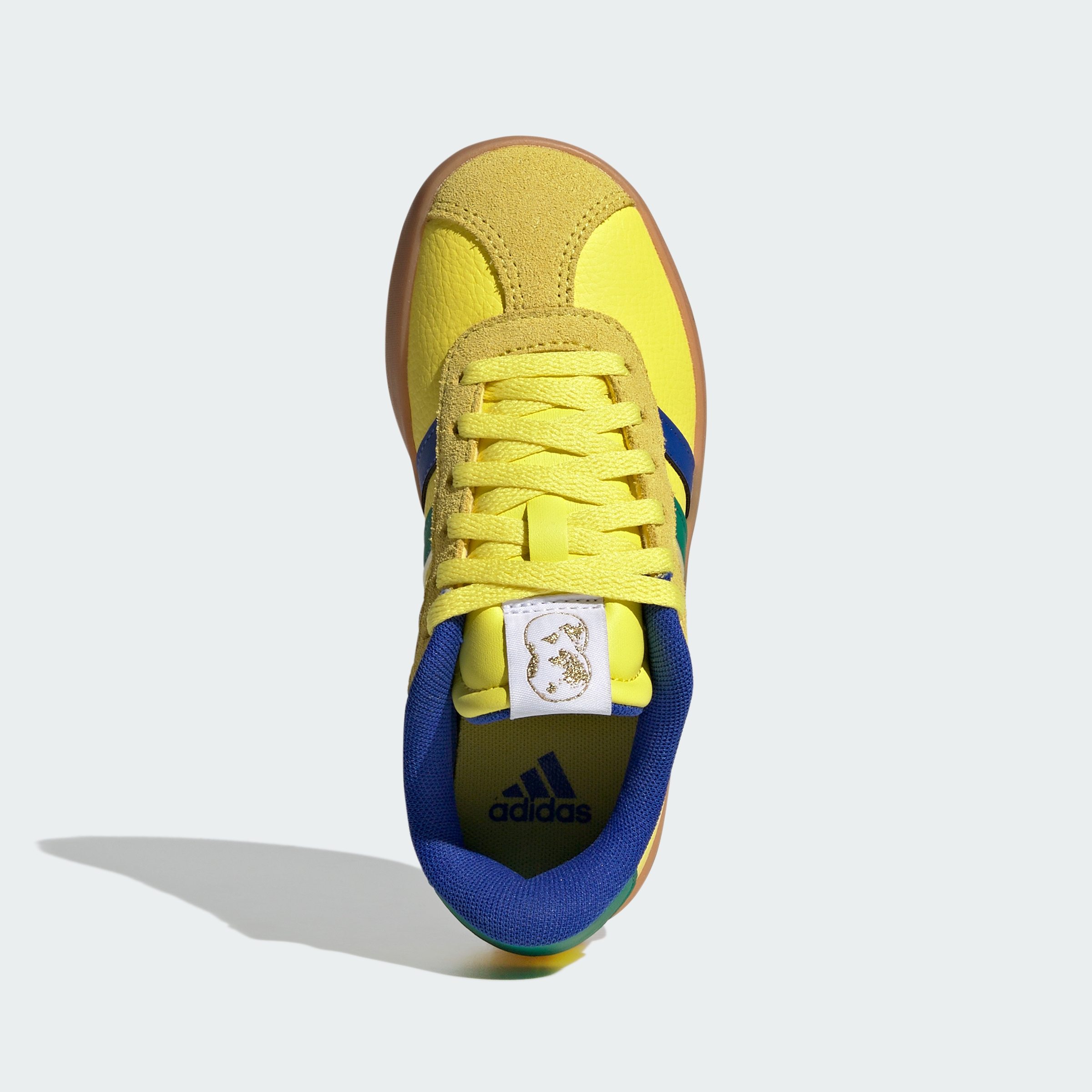 https://assets.adidas.com/images//a28069b8adc943fc94f7dda42a0fac5e_9366/KI3123_02_standard.jpg