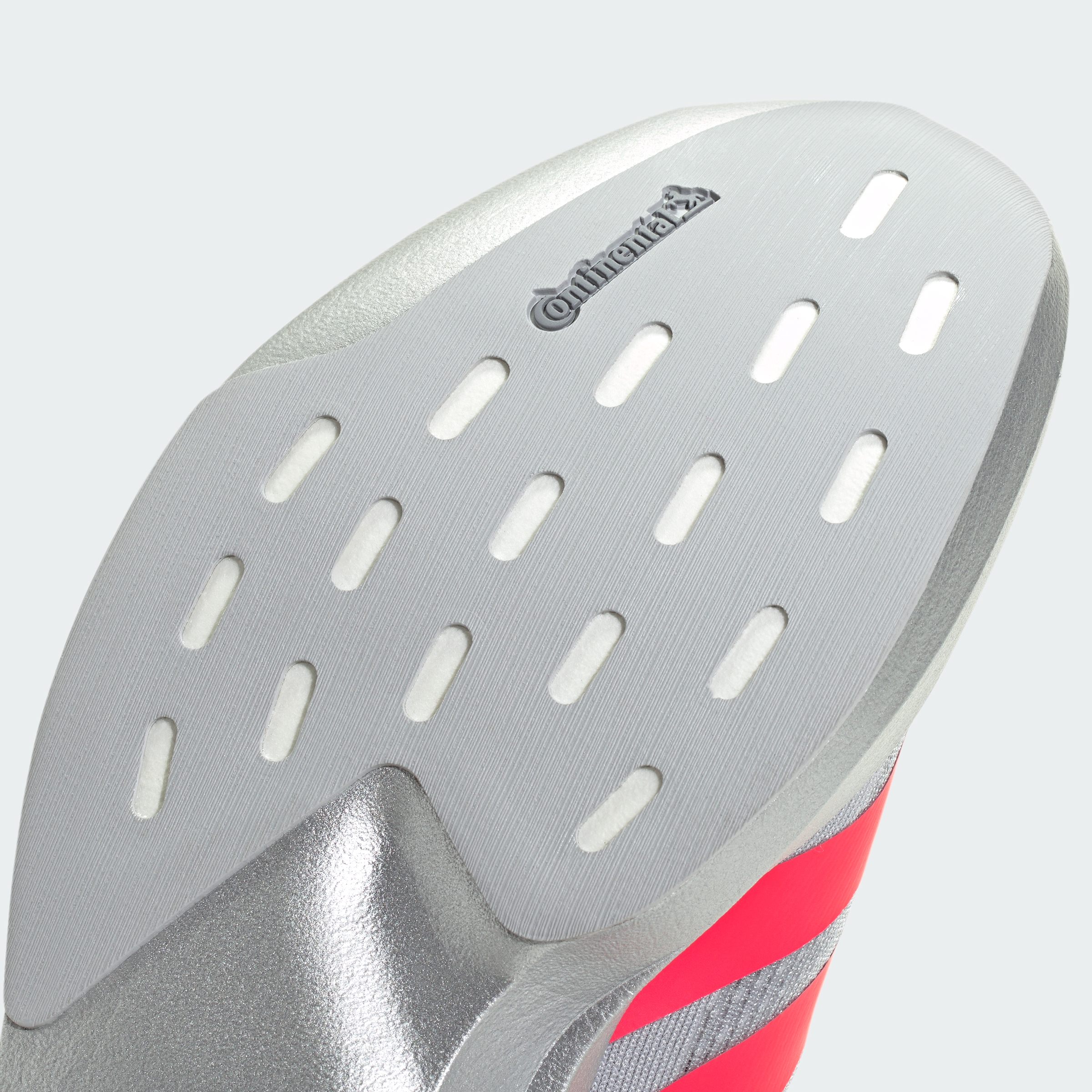 https://assets.adidas.com/images//4023937526b54fe68d35b80d3d35d973_9366/KI3383_42_detail.jpg