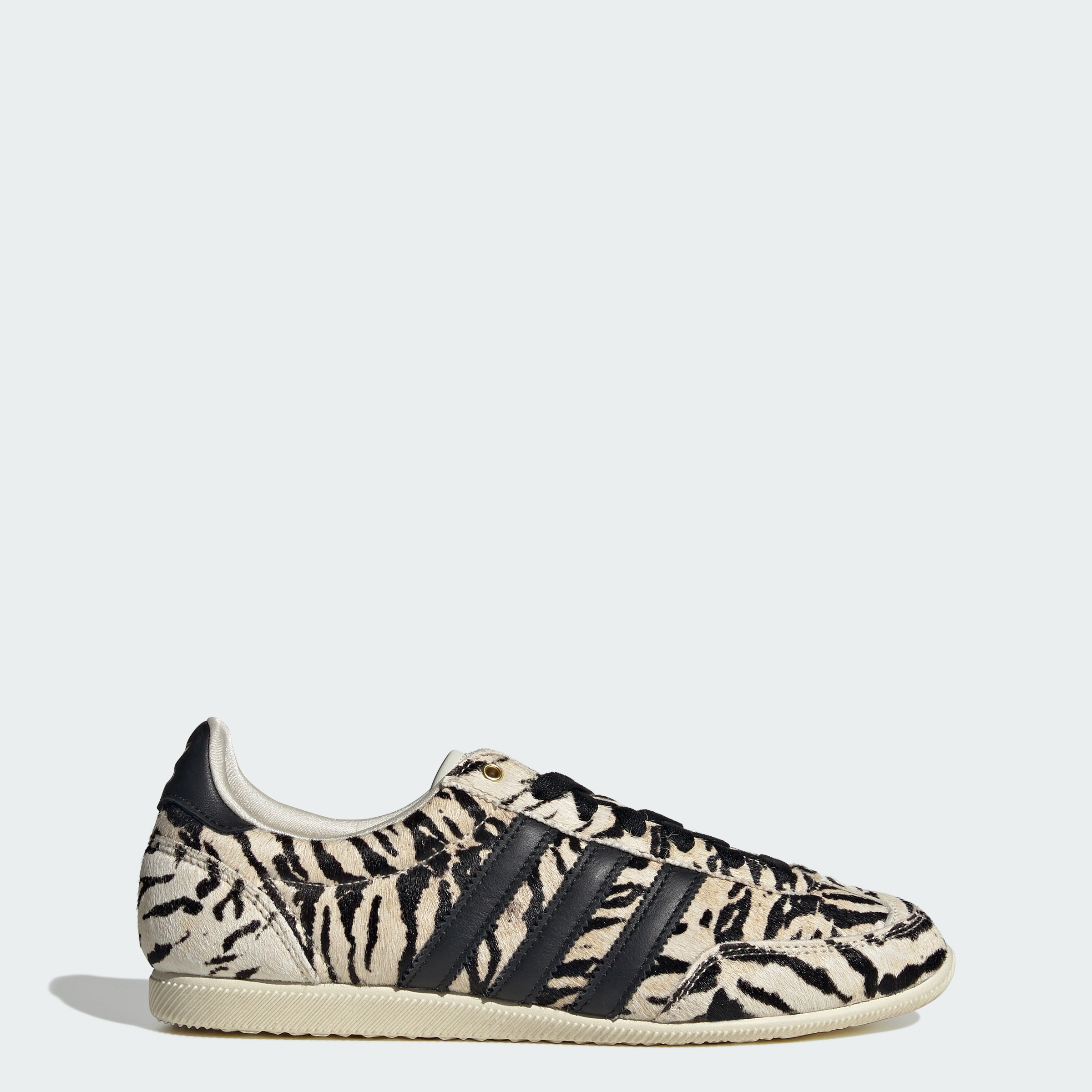 https://assets.adidas.com/images/26dc3d44e64a4d1d90d71274f0f1c3f0_9366/KI6544_00_plp_standard.jpgKI6544_00_plp_standard.jpg