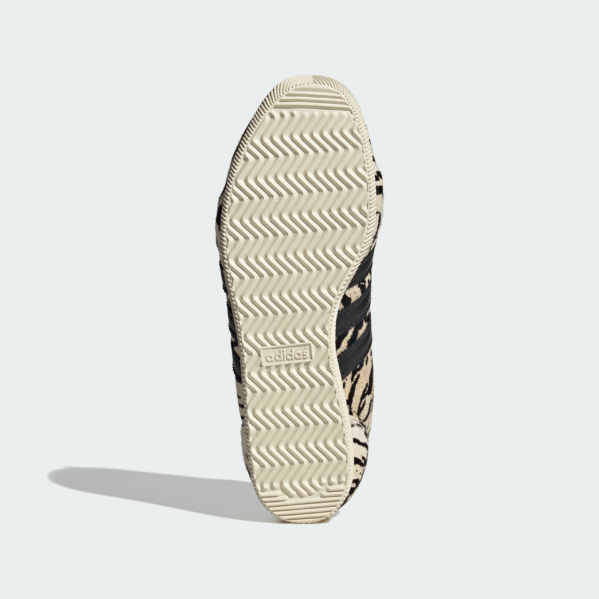 https://assets.adidas.com/images//206d872686a040c89d6f9b4493f119a3_9366/KI6544_03_standard.jpg