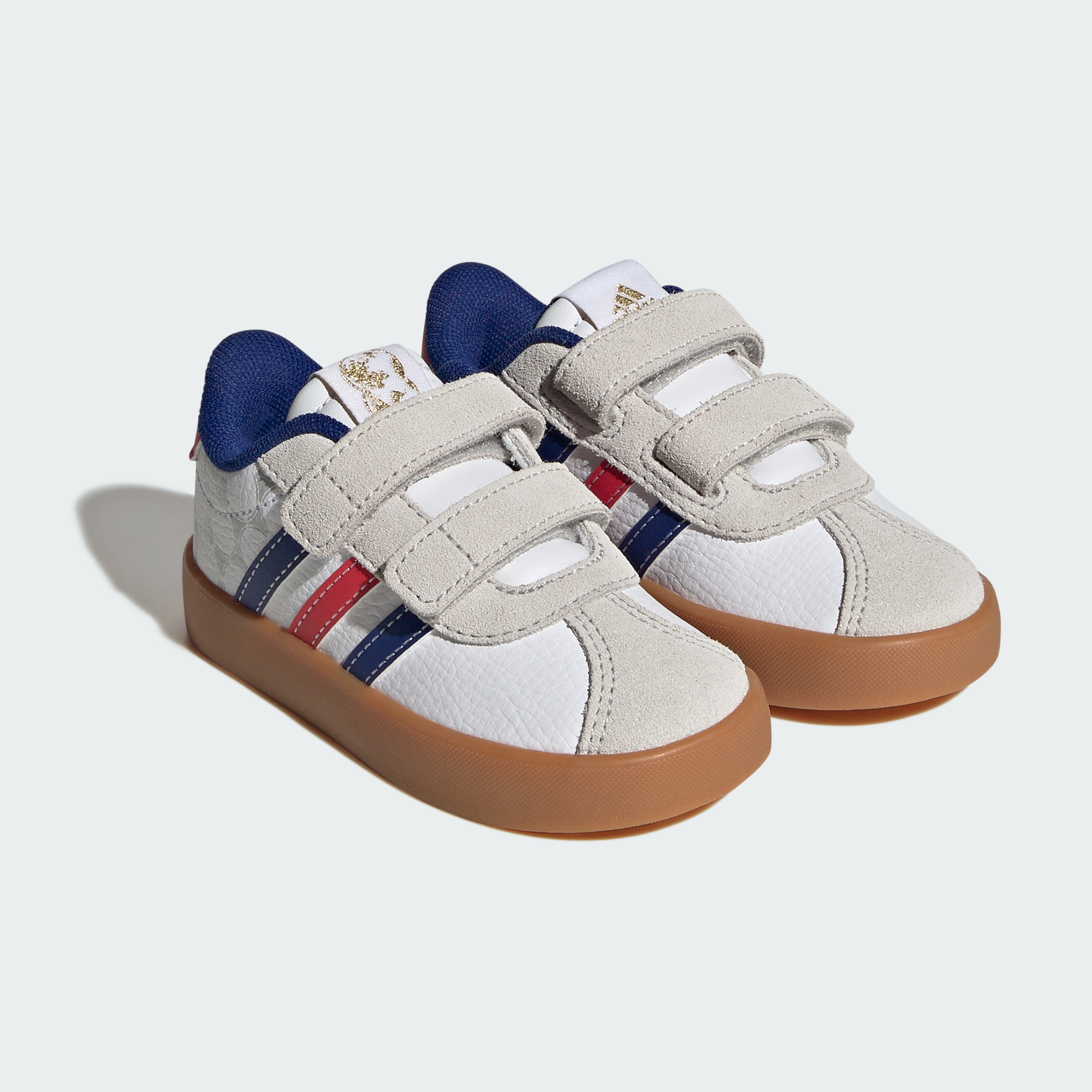 https://assets.adidas.com/images//f0f48b0c752e4ddb9b3b85478a43194e_9366/KJ6131_01_02_hover_standard.jpg