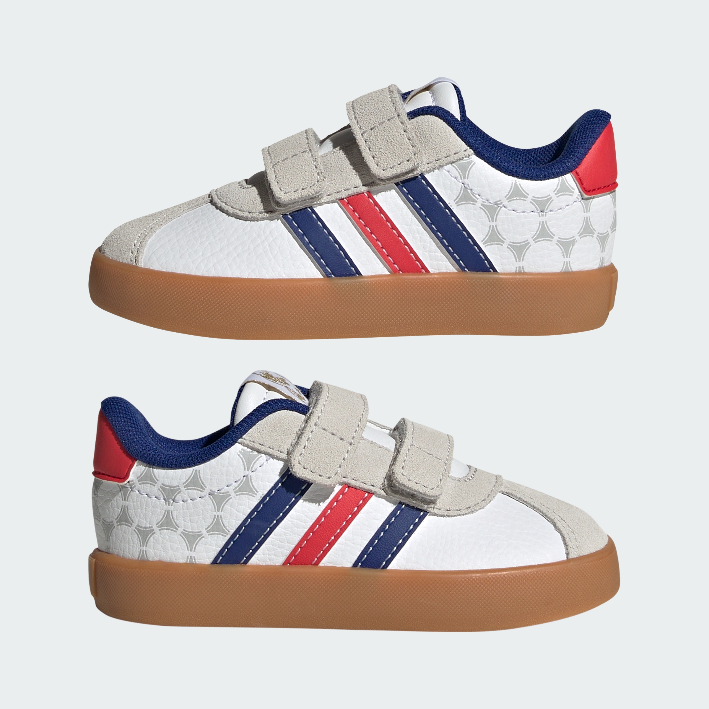 https://assets.adidas.com/images//71555e115108498999bd84d0448354ab_9366/KJ6131_09_standard.jpg