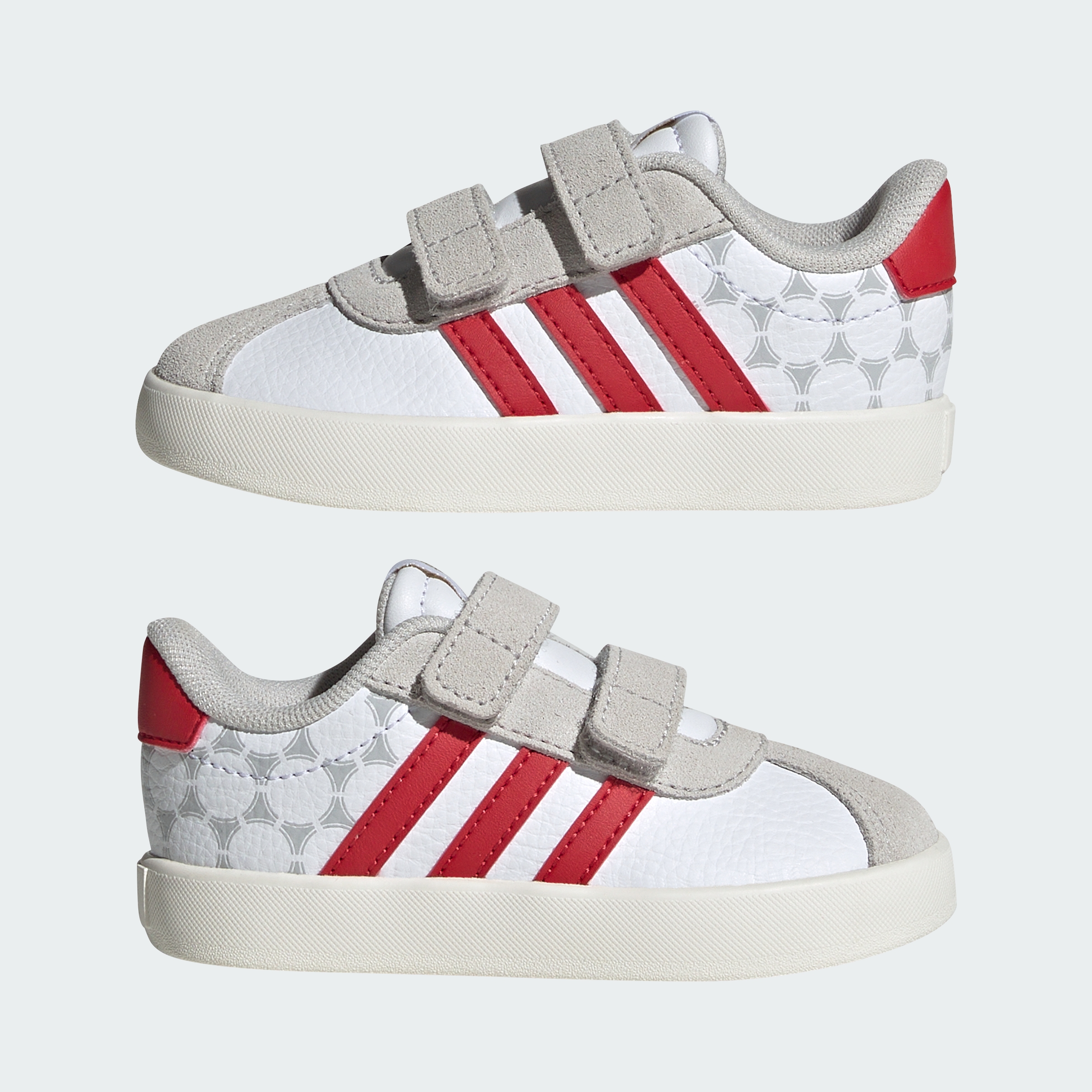 https://assets.adidas.com/images//e09b622f5c9c43b5bc74c575e25603a8_9366/KJ6132_09_standard.jpg