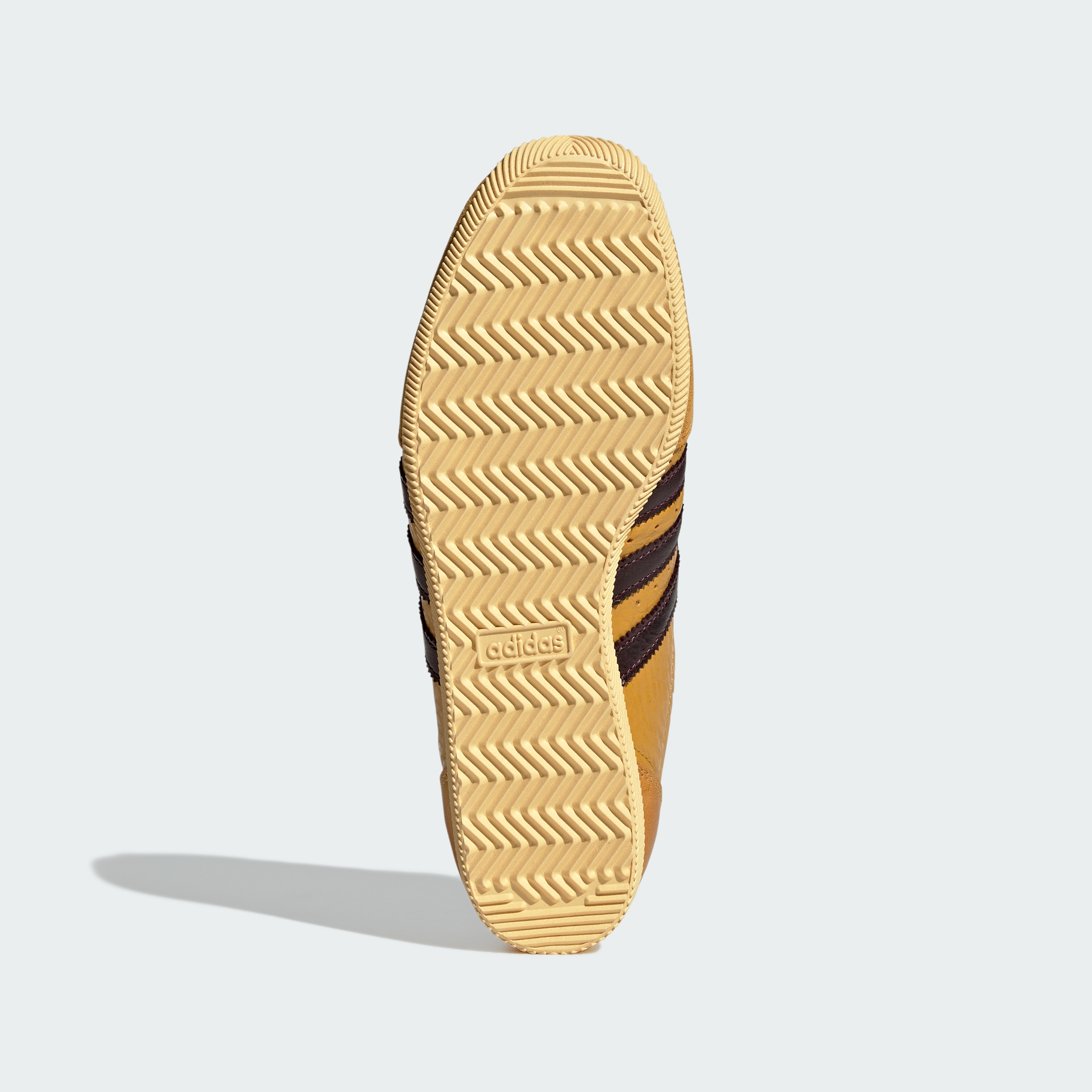https://assets.adidas.com/images//c08bcf3e28bc42e5b492ec63a52a0588_9366/KJ6157_03_standard.jpg