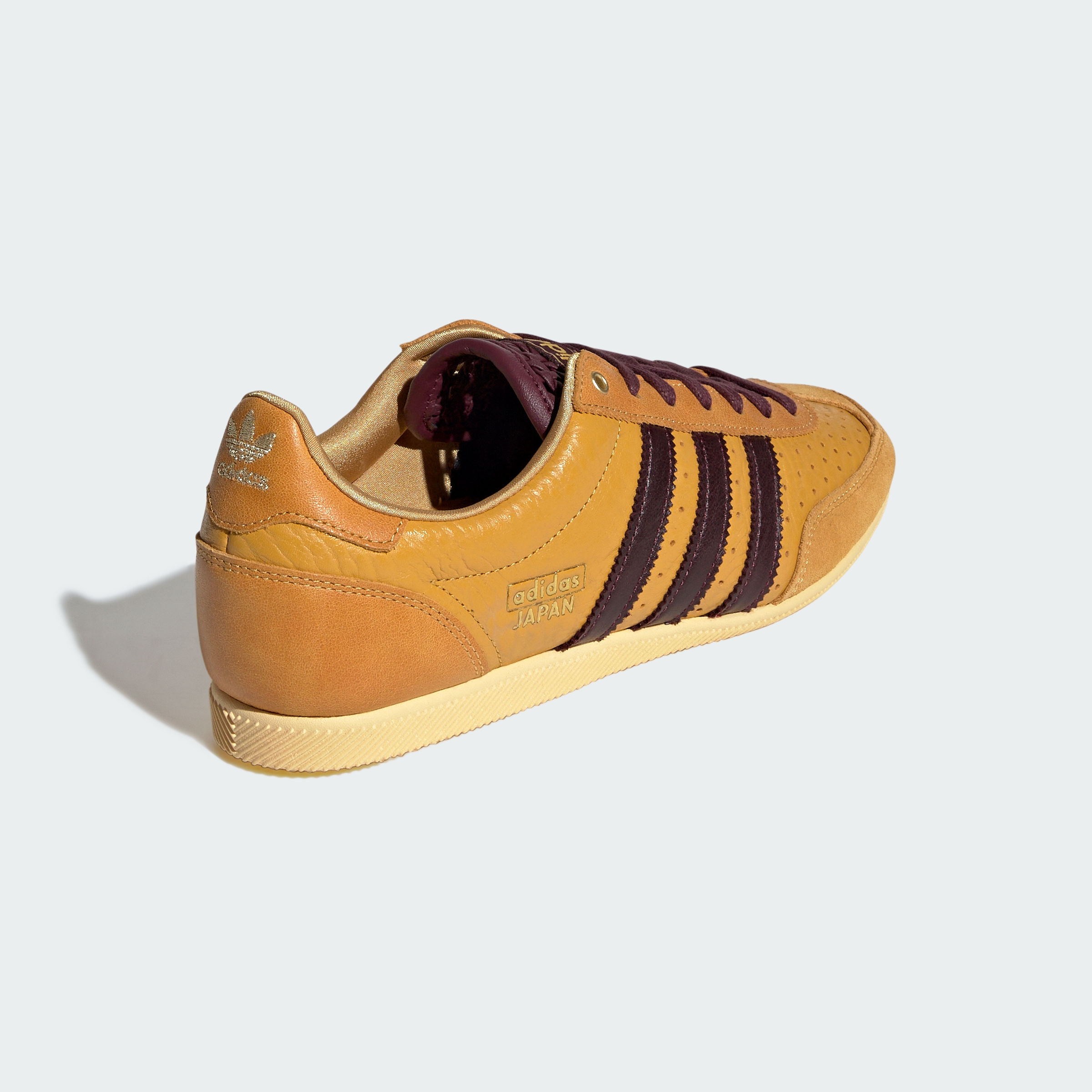 https://assets.adidas.com/images//1978f079b7af448e860bc2dfc7f07ccf_9366/KJ6157_05_standard.jpg