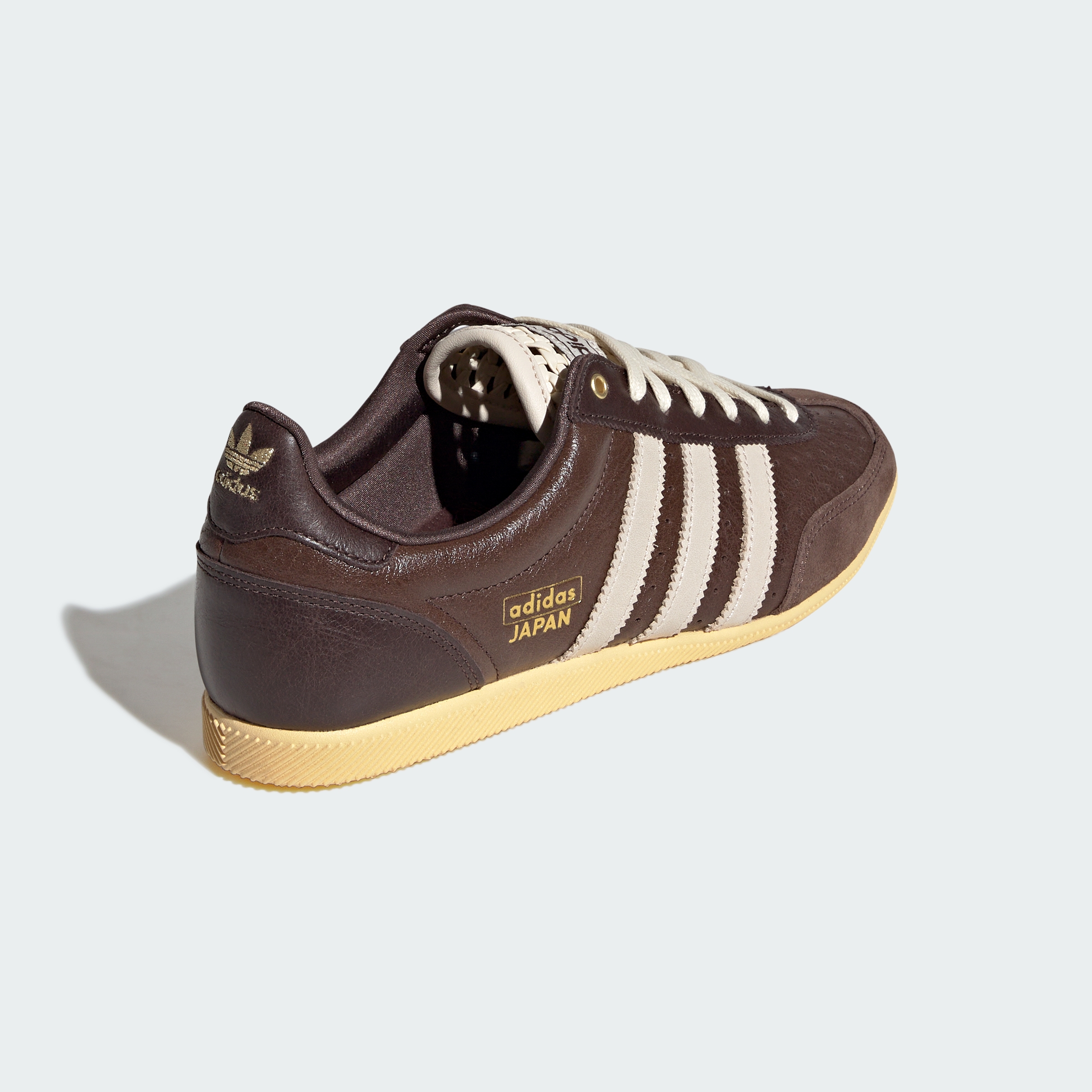 https://assets.adidas.com/images//a5240dd2980e408c9105056295aaac55_9366/KJ6158_05_standard.jpg