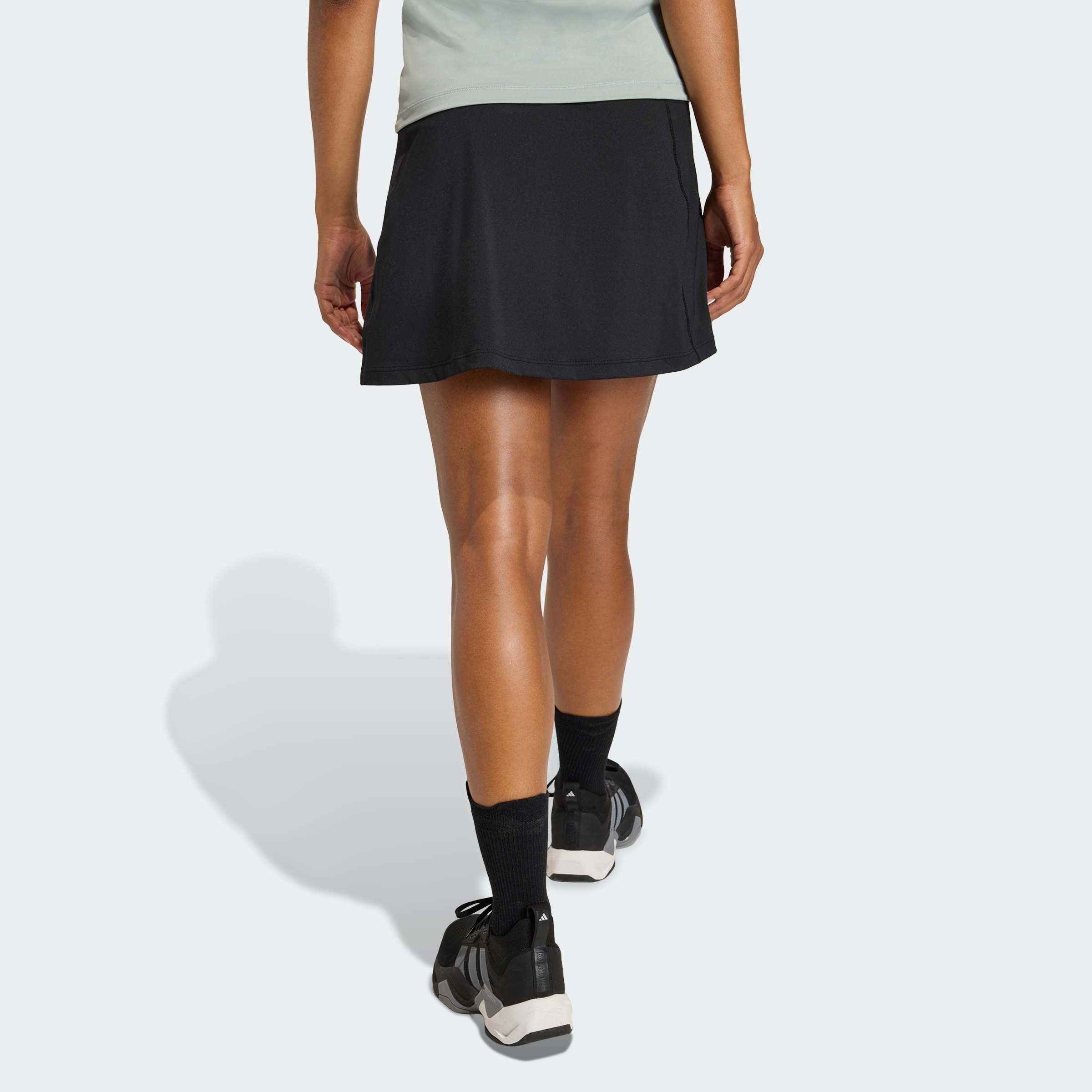 https://assets.adidas.com/images//3009f2ee7cb74730aee6a2e3664b3d18_9366/KS2567_23_hover_model.jpg