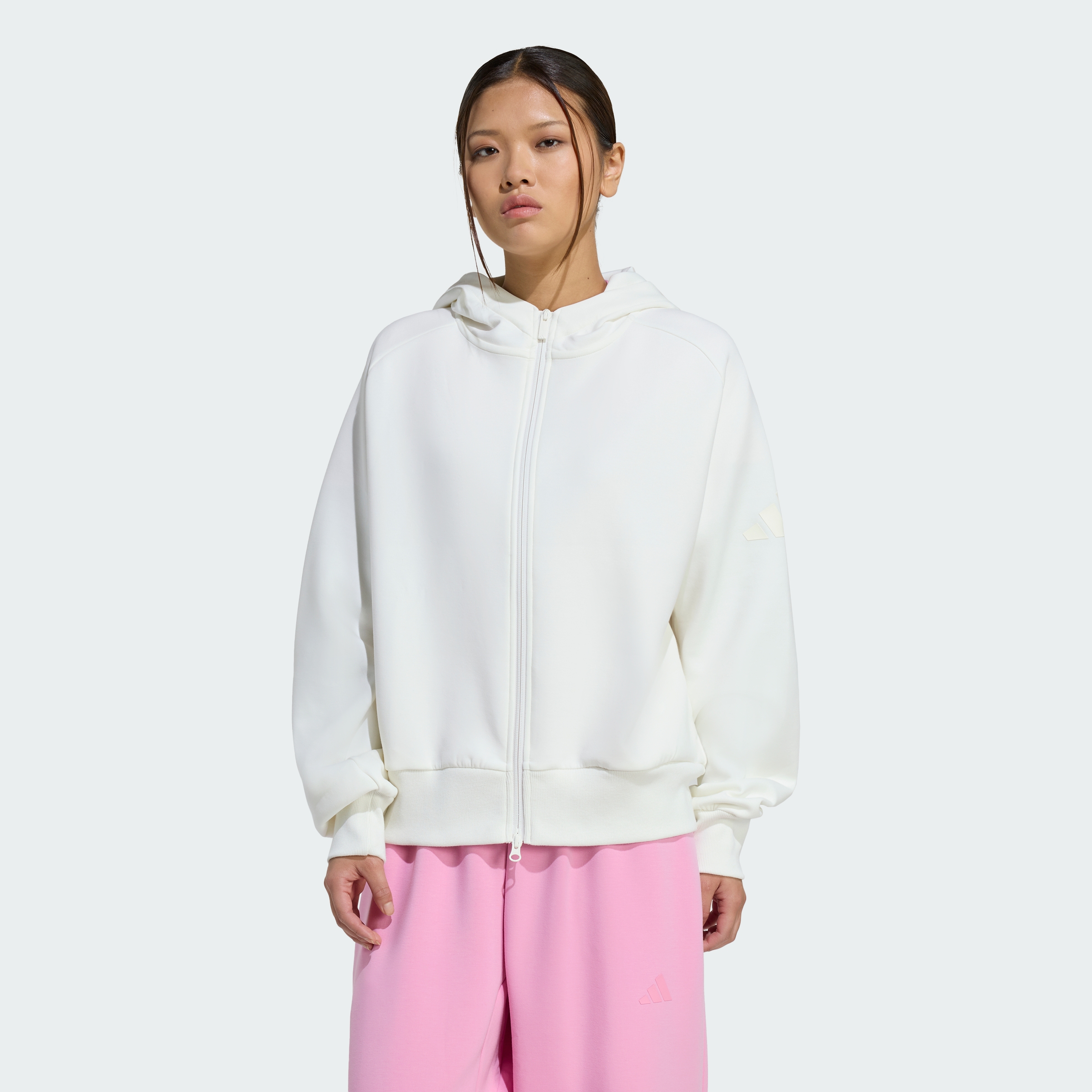 https://assets.adidas.com/images/bd87789a75654a2b8b29e5b92d9dbb13_9366/KT3123_000_plp_model.jpgKT3123_000_plp_model.jpg