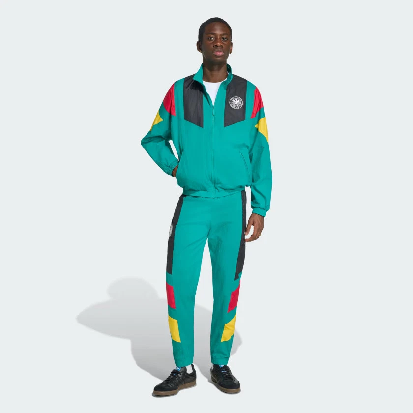 https://i.ebayimg.com/images/g/BOYAAeSwLi5qRE08/s-l1600.webp