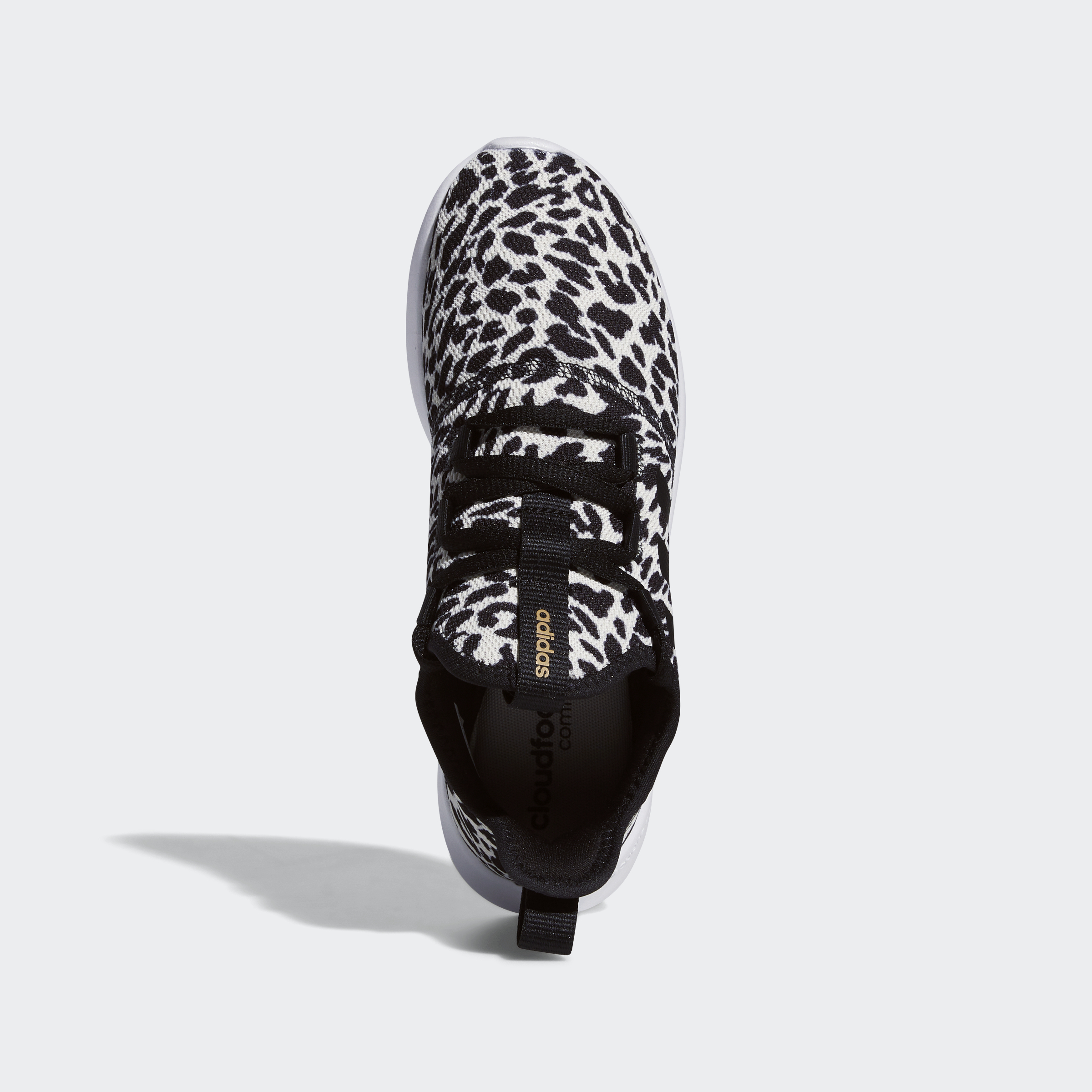 https://assets.adidas.com/images//8ccc3f245d074772be47ae9a00113757_9366/GW4347_02_standard.jpg