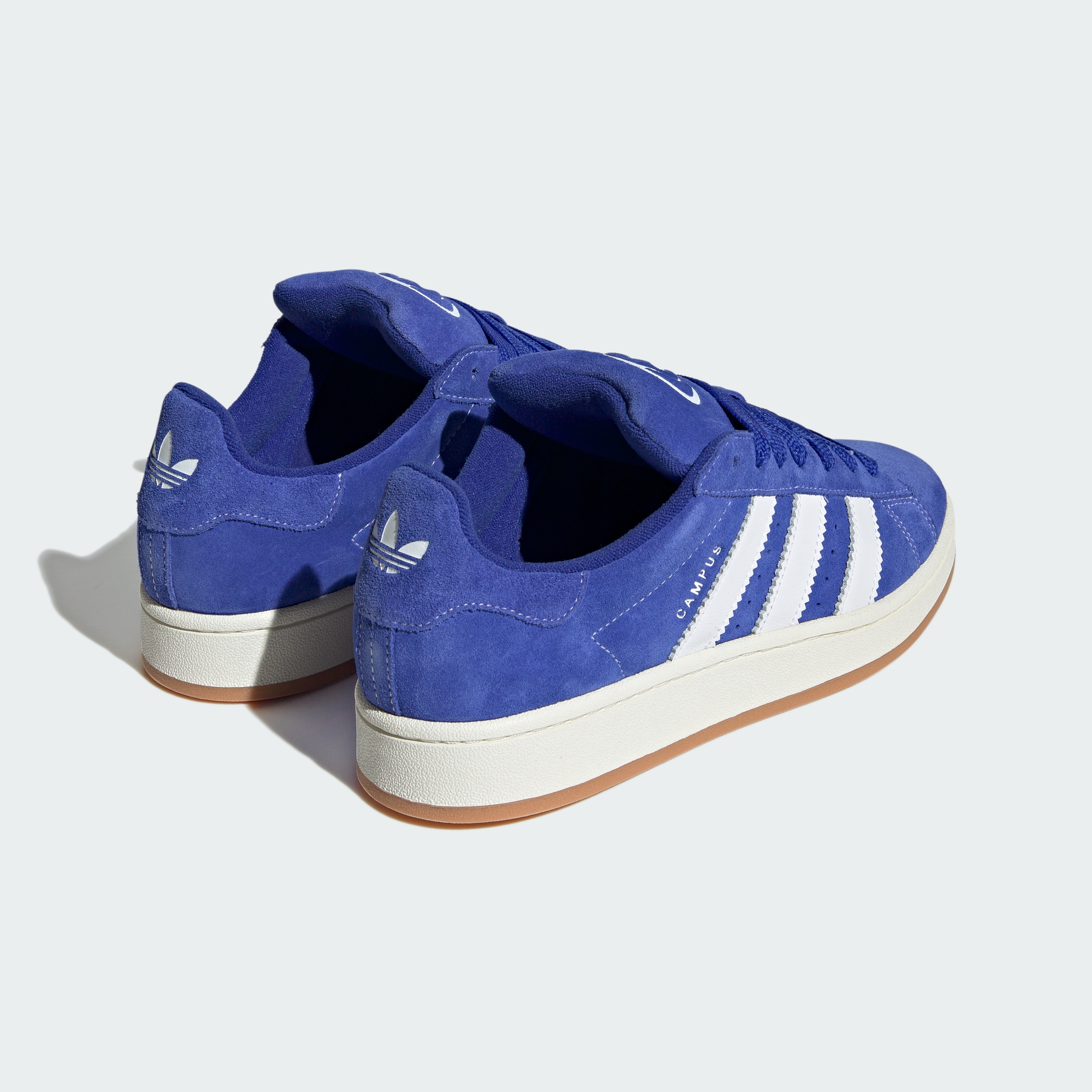 https://assets.adidas.com/images//b1fa3de25ad542779167af7b00b300c0_9366/H03471_05_standard.jpg