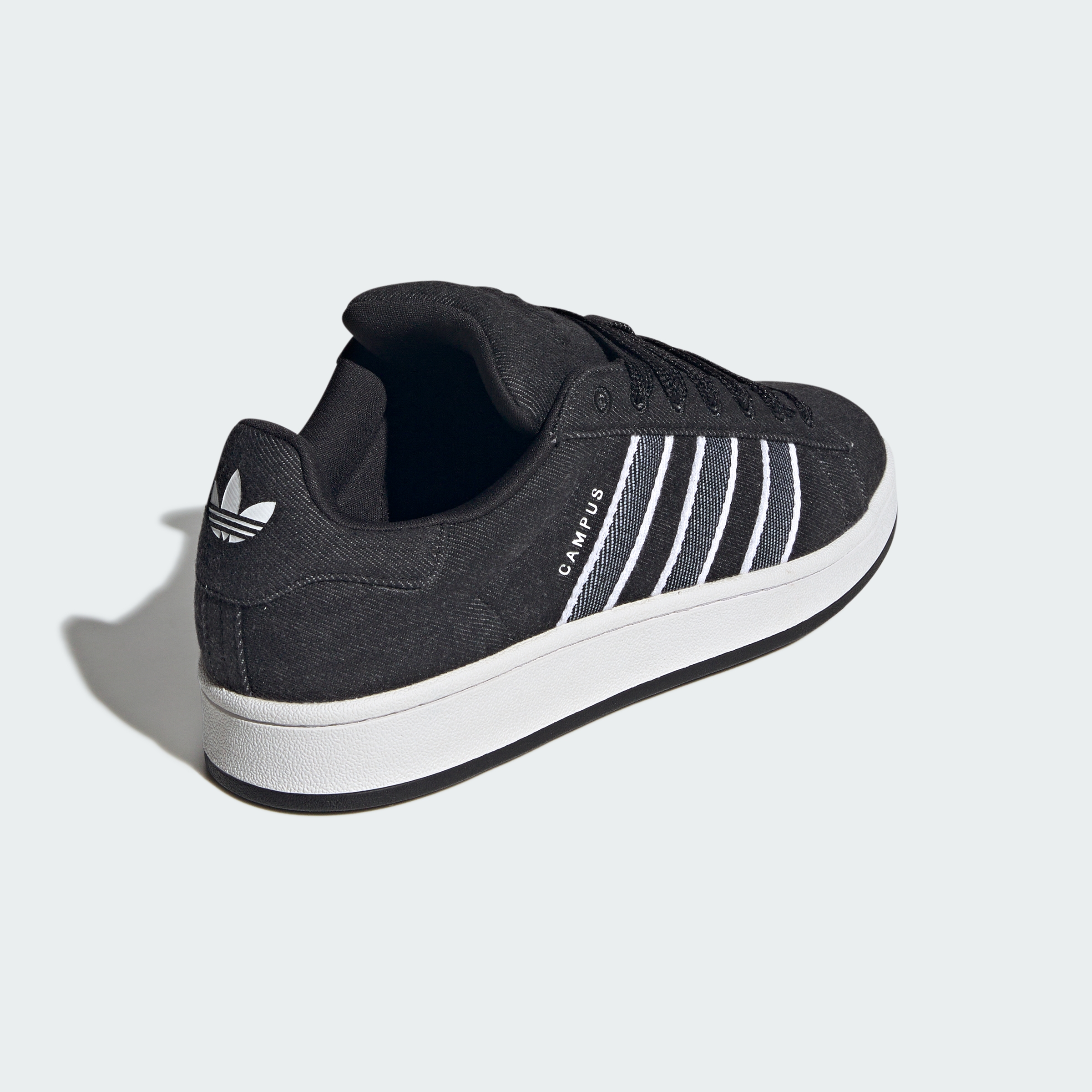 https://assets.adidas.com/images//d2962b9e1ca145fca72b8e81eeb073a5_9366/IH6730_05_standard.jpg