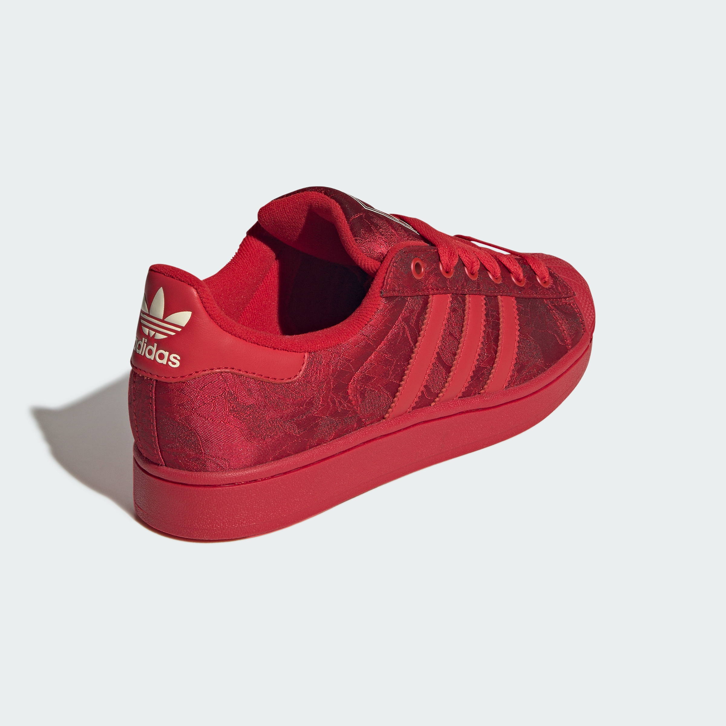 https://assets.adidas.com/images//9b1083e4888c44118b94ef97a0387f0d_9366/IH9302_05_standard.jpg
