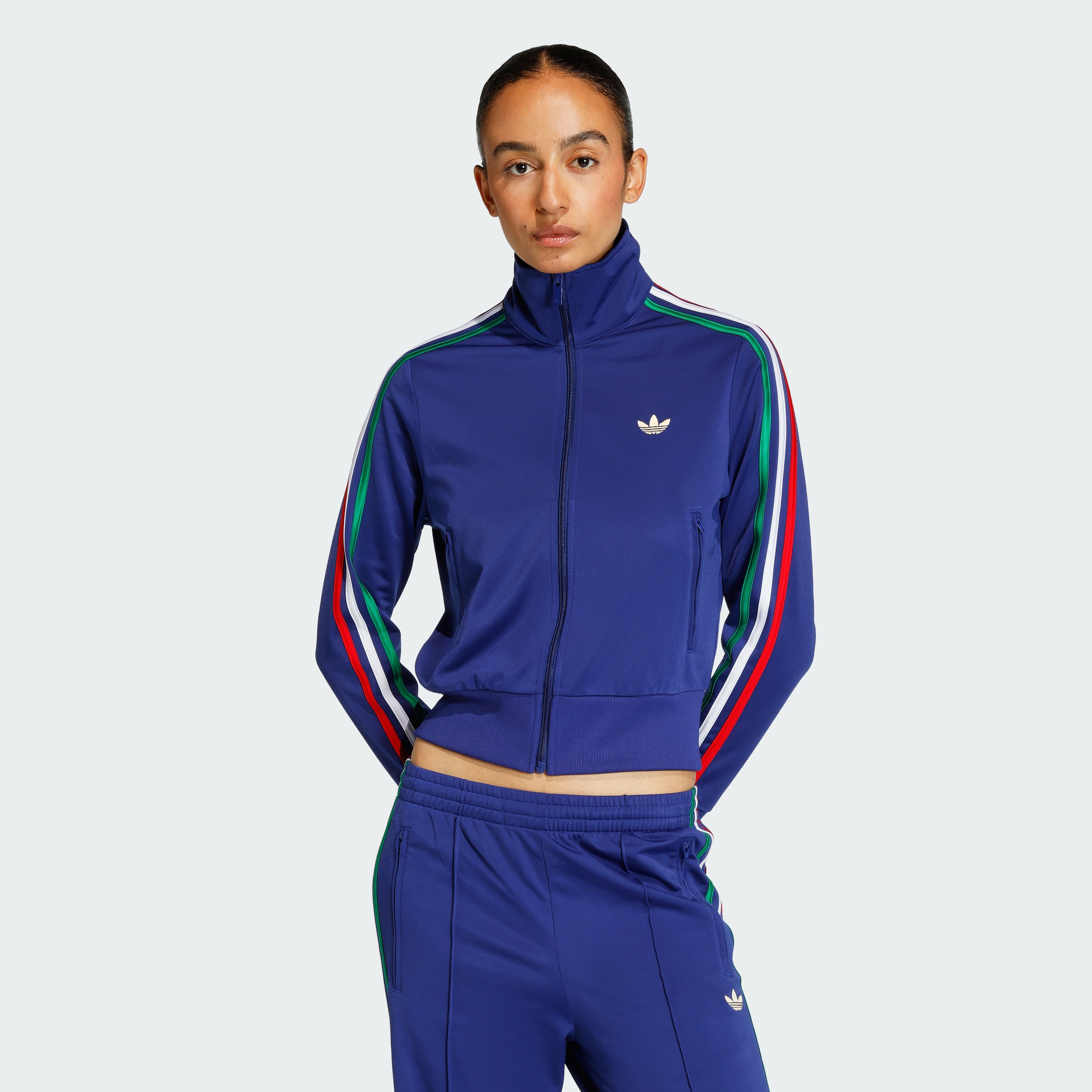 https://assets.adidas.com/images/139585384dda42bf9b1e8388418a8272_9366/KC6570_000_plp_model.jpgKC6570_000_plp_model.jpg