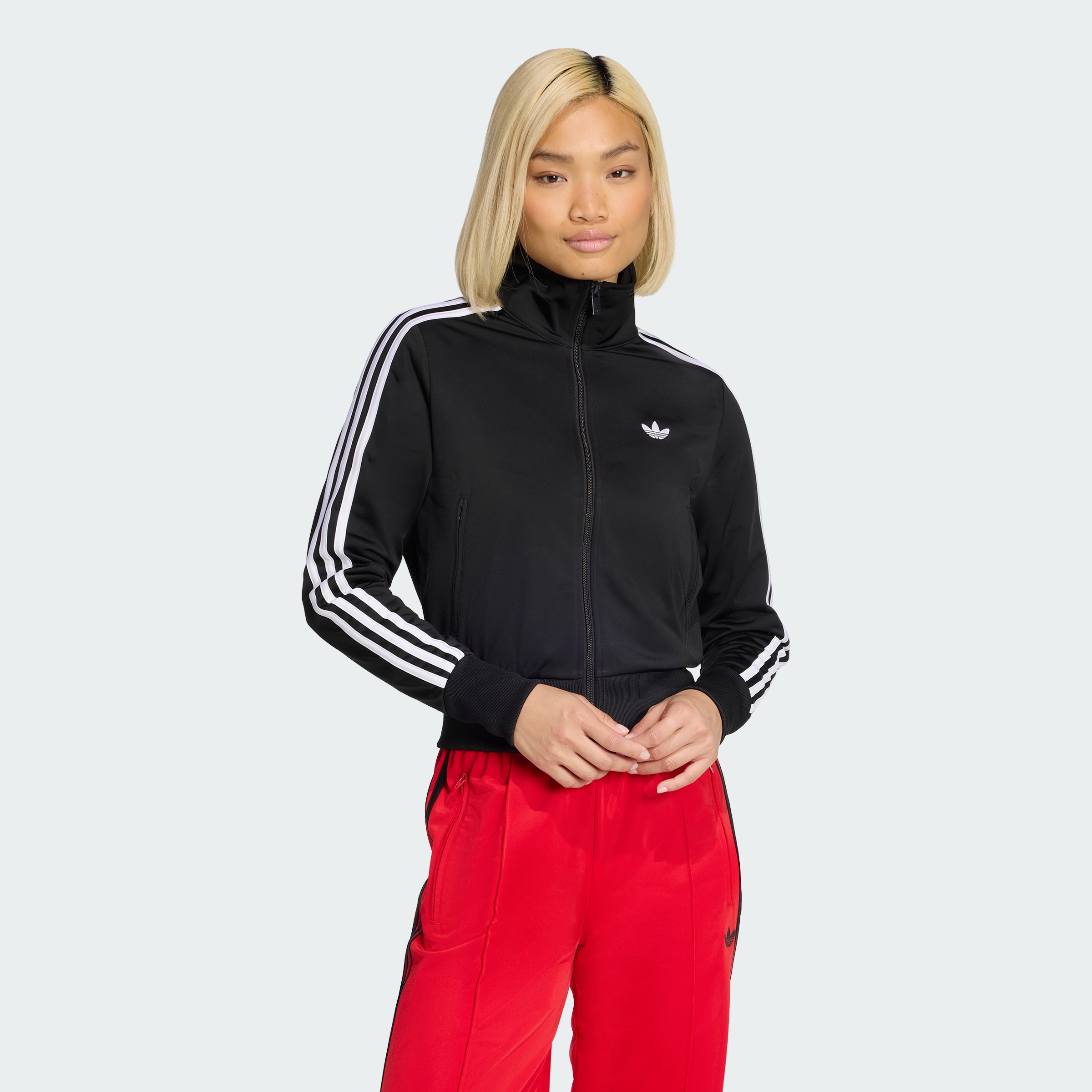 https://assets.adidas.com/images/2d3ab1dd7fe64decb12e22f8b8227af7_9366/KD7981_000_plp_model.jpgKD7981_000_plp_model.jpg