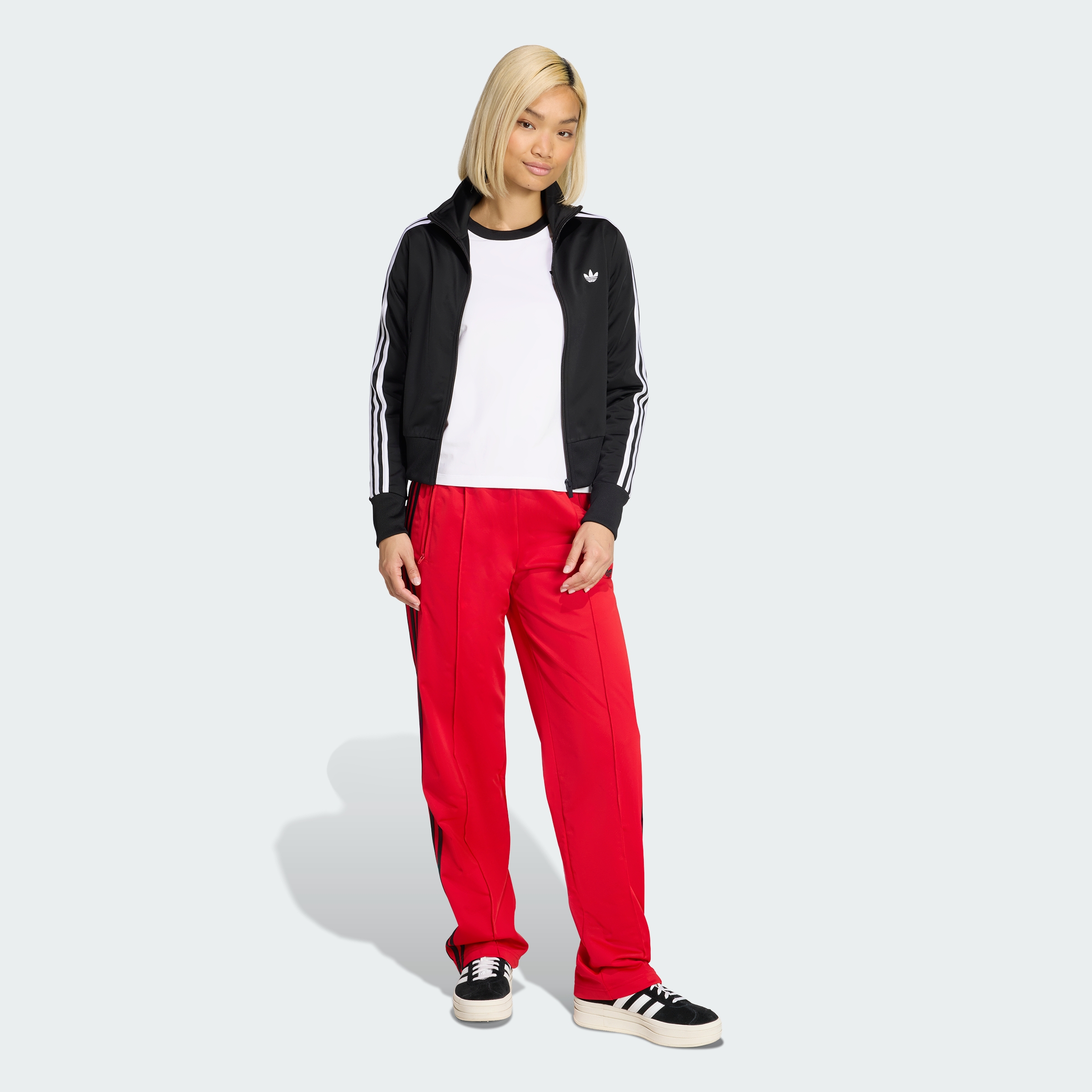 https://assets.adidas.com/images//ee401874eb6c421c825c63b6da04bc30_9366/KD7981_25_model.jpg