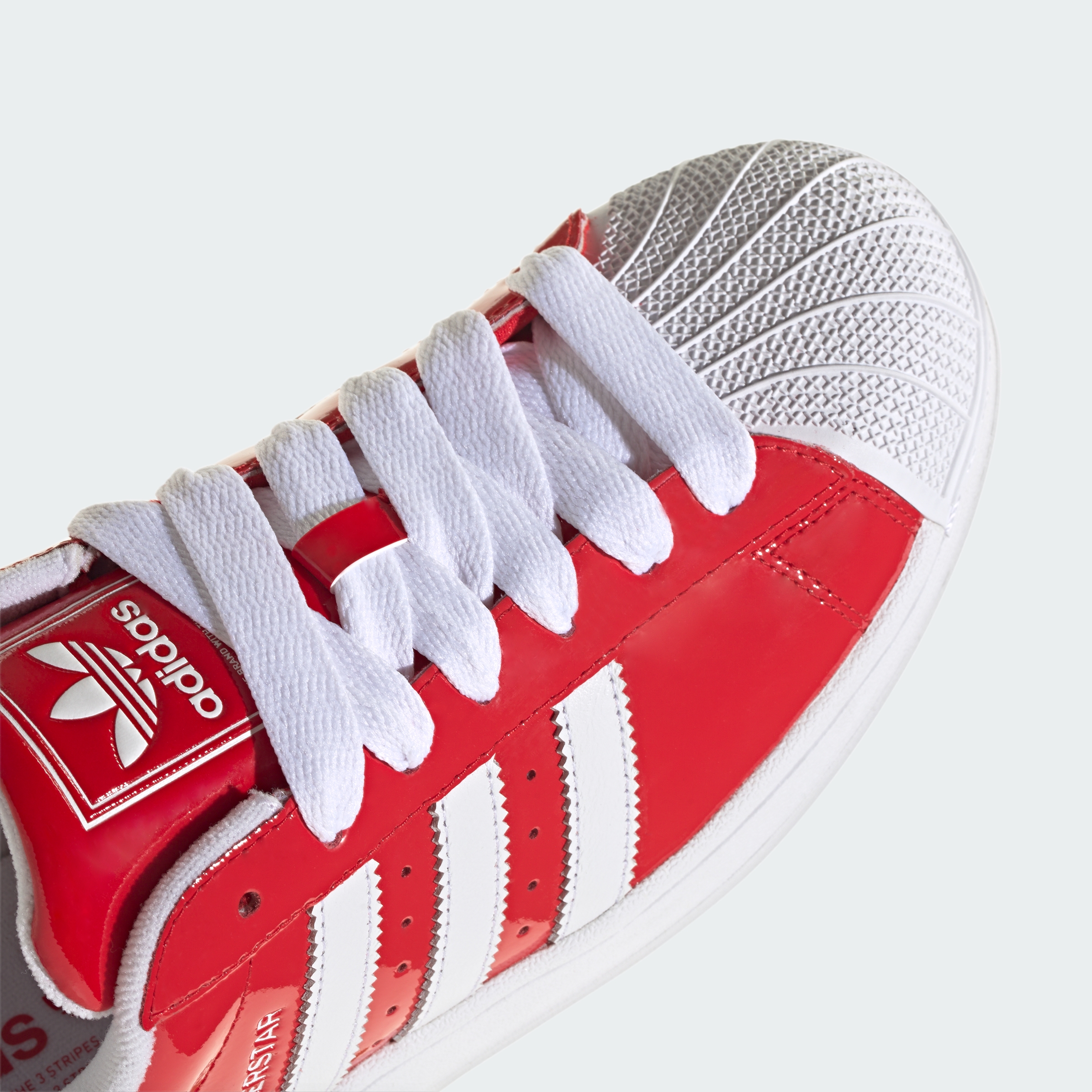 https://assets.adidas.com/images//08530932635c431192a77d3db78936ac_9366/KH9038_41_detail.jpg