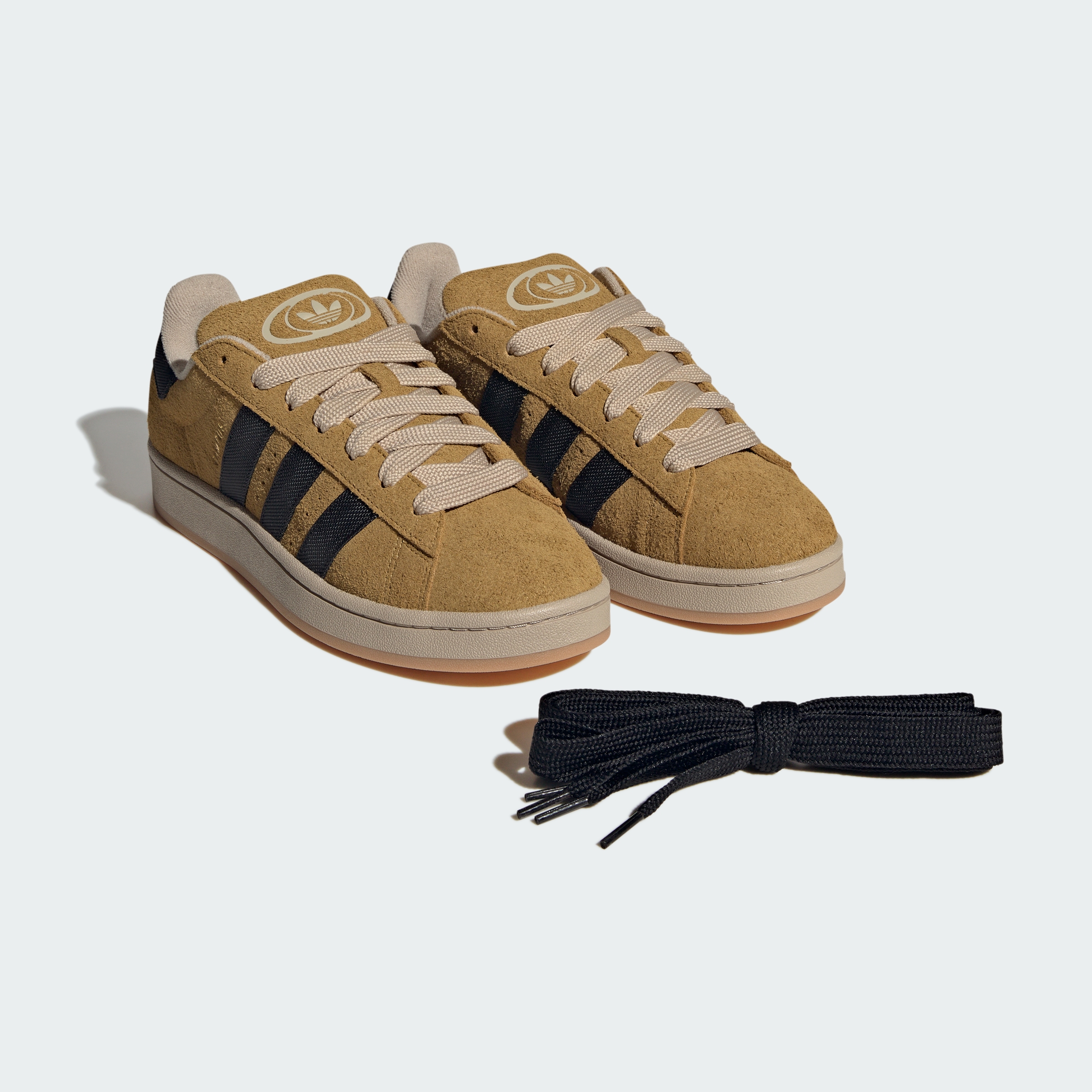 https://assets.adidas.com/images//aa49d62e809949f980a5390d14dec0ad_9366/KI0932_15_hover_standard.jpg