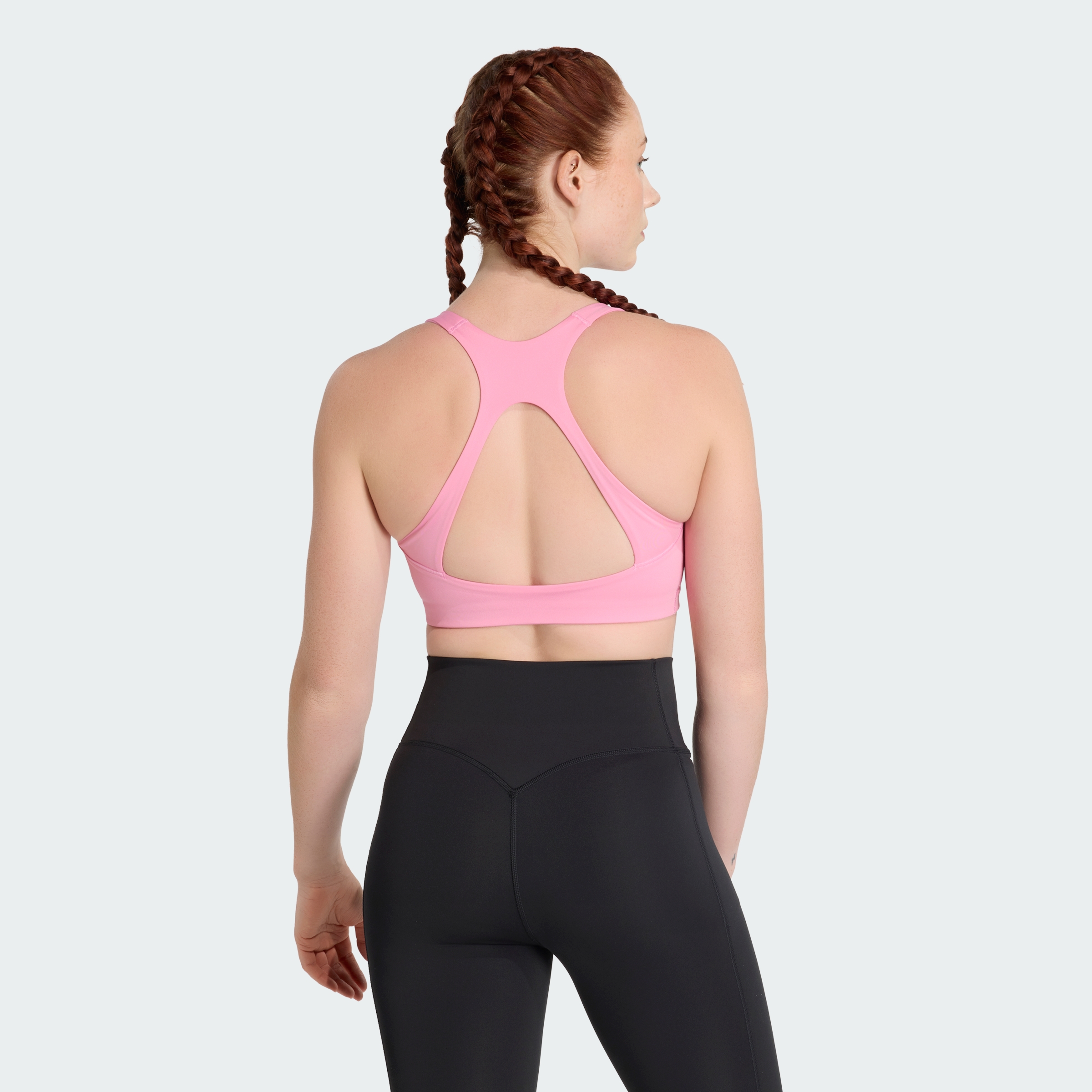 https://assets.adidas.com/images//0a1cb7bb67a04ff2b5bf5f313266e8c8_9366/KU9987_23_hover_model.jpg