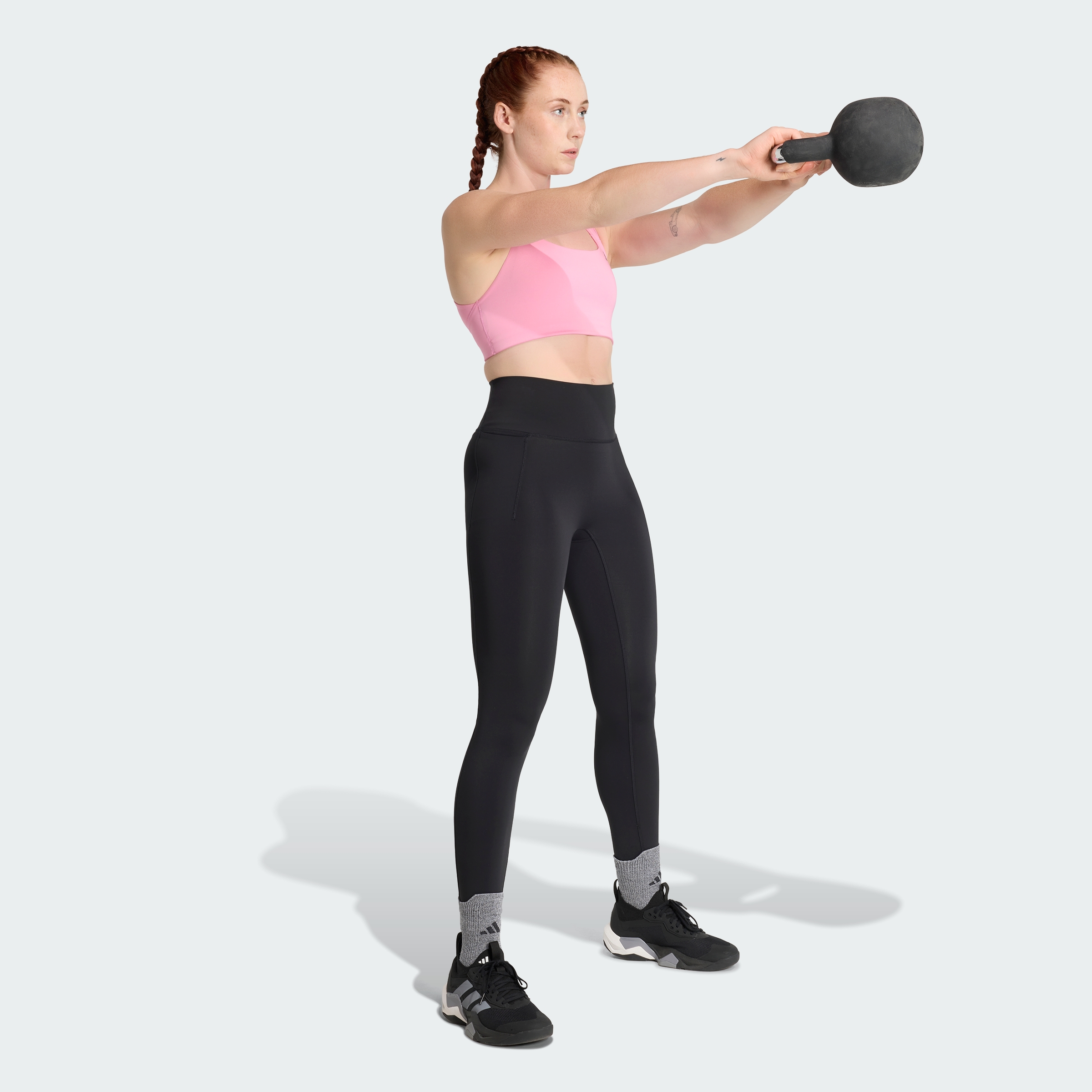 https://assets.adidas.com/images//073fbb4164214135ab90c770fd0db3dd_9366/KU9987_25_model.jpg