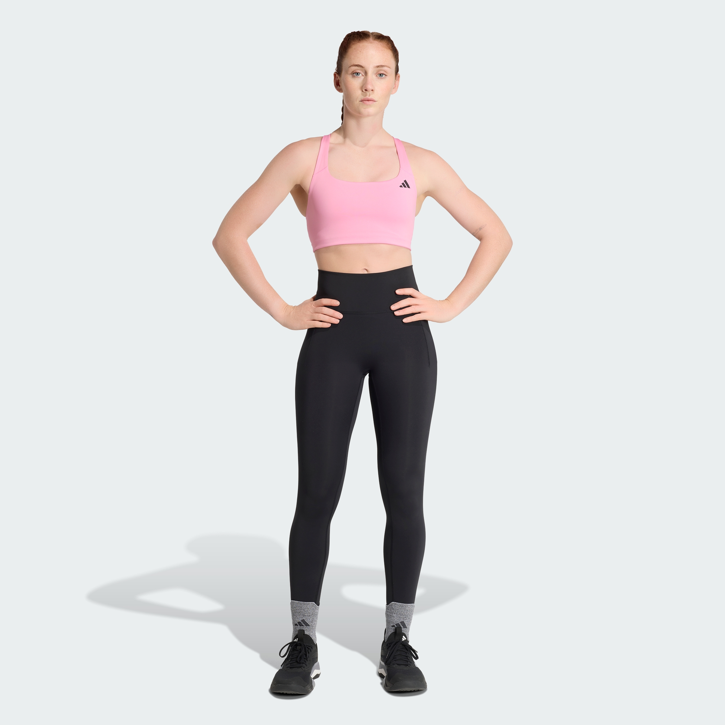 https://assets.adidas.com/images//426e9a0f90b940078250252757e70f6e_9366/KU9987_25_outfit.jpg
